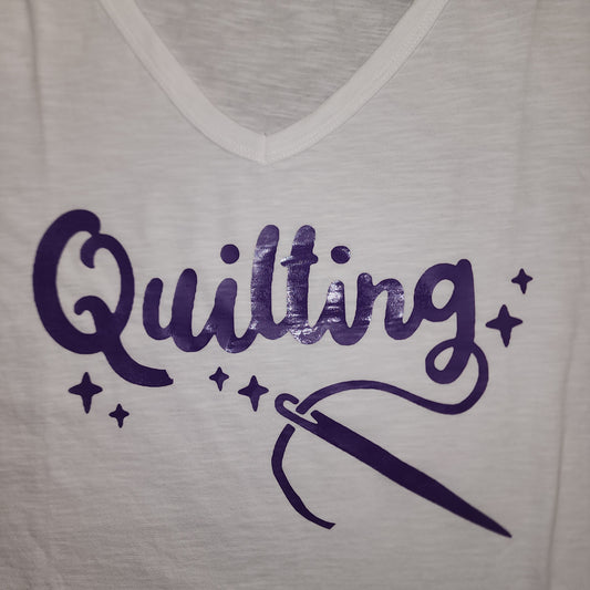 Tshirt, white, v-neck, Quilting in purple lettering, xl
